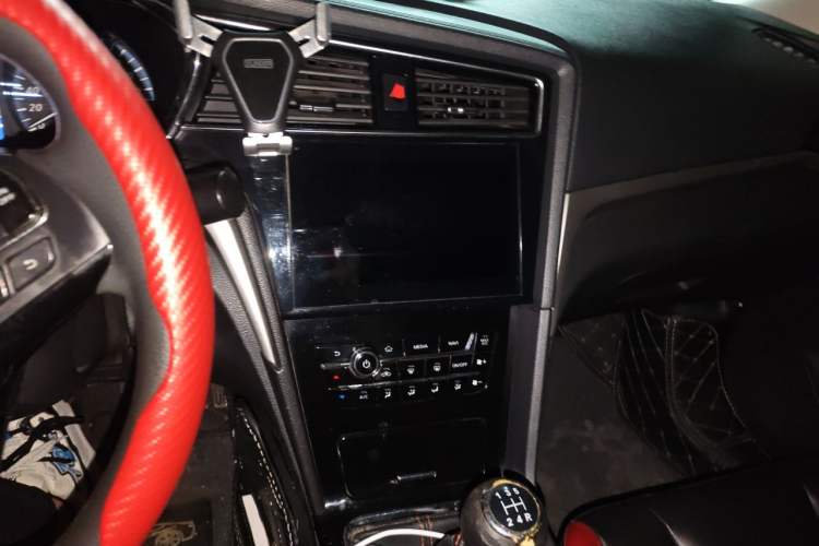 Used Venucia D60 2018 1.6L Manual Smart Connect Elite Edition Audio And AC Panel