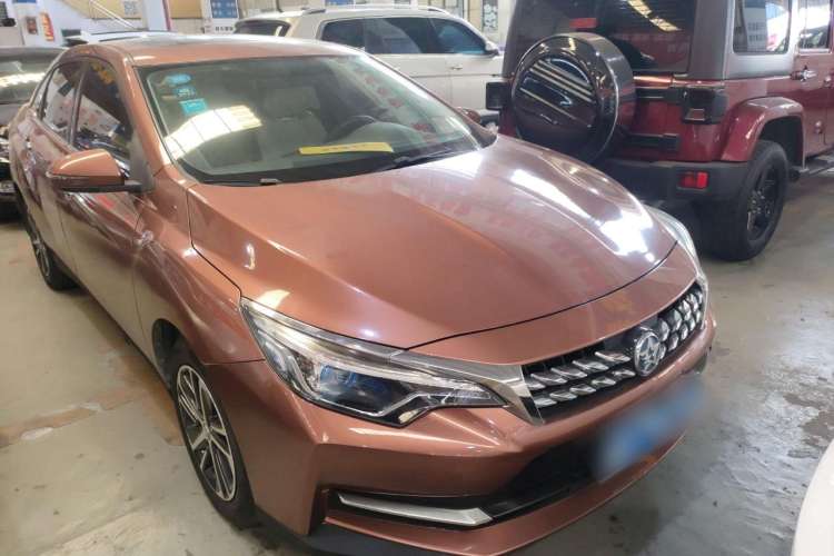 Used Venucia D60 2018 1.6L CVT Smart Connect Elite Edition Front Right 45 Deg