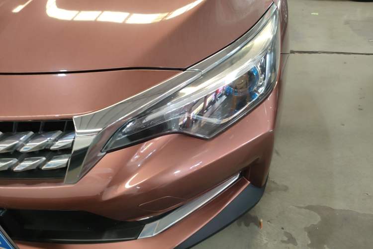 Used Venucia D60 2018 1.6L CVT Smart Connect Elite Edition Left Front Headlight