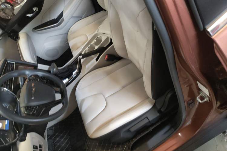 Used Venucia D60 2018 1.6L CVT Smart Connect Elite Edition Left Front Seat
