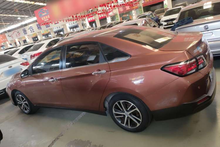 Used Venucia D60 2018 1.6L CVT Smart Connect Elite Edition Left Side