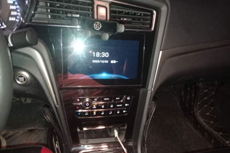 Used Venucia D60 2018 1.6L Manual Smart Connect Elite Edition Audio And AC Panel