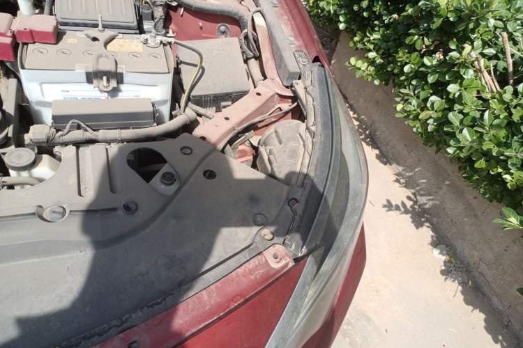 Used Venucia D60 2018 1.6L CVT Smart Connect Elite Edition Engine Bay Left