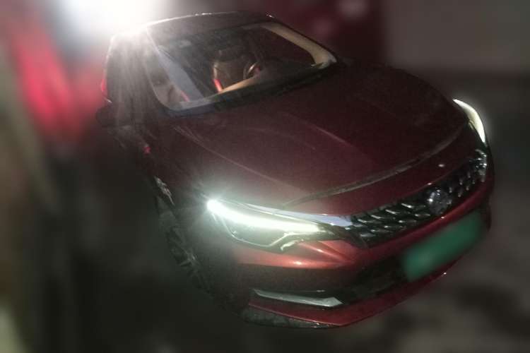 Used Venucia D60 2018 1.6L Manual Smart Connect Elite Edition Front Right 45 Deg