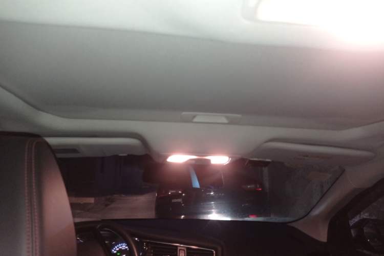 Used Venucia D60 2018 1.6L Manual Smart Connect Elite Edition Headliner