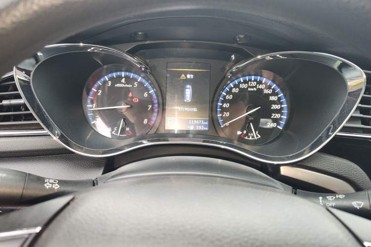 Used Venucia D60 2018 1.6L CVT Smart Connect Elite Edition Odometer Close Up