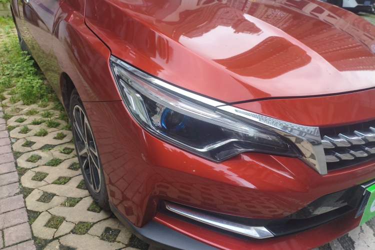 Used Venucia D60 2018 1.6L CVT Smart Connect Elite Edition Right Front Headlight