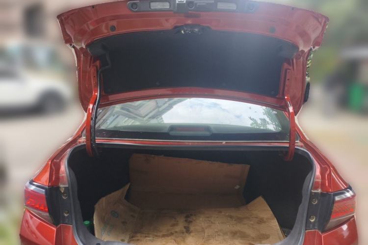 Used Venucia D60 2018 1.6L CVT Smart Connect Elite Edition Trunk