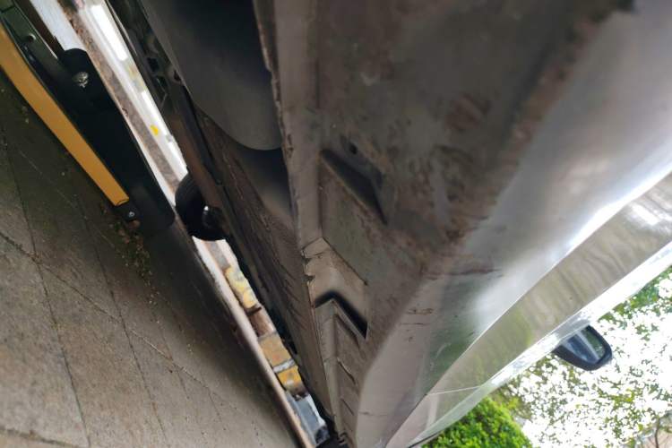 Used Venucia D60 2018 1.6L CVT Smart Connect Elite Edition Chassis Rear Right