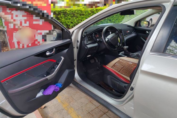 Used Venucia D60 2018 1.6L CVT Smart Connect Elite Edition Driver Seat