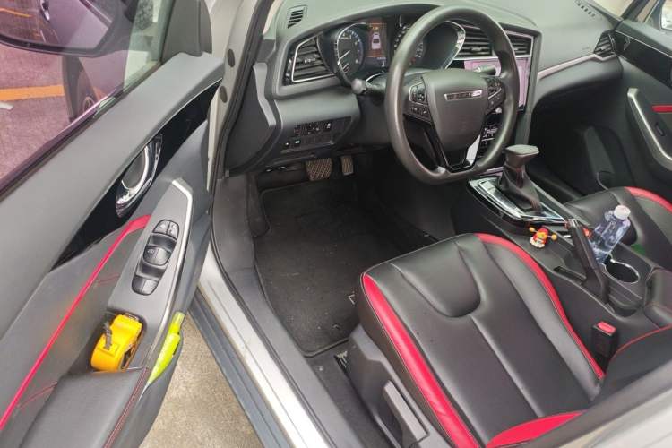 Used Venucia D60 2018 1.6L CVT Smart Connect Elite Edition Driver Seat