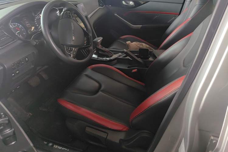 Used Venucia D60 2018 1.6L CVT Smart Connect Elite Edition Left Front Seat