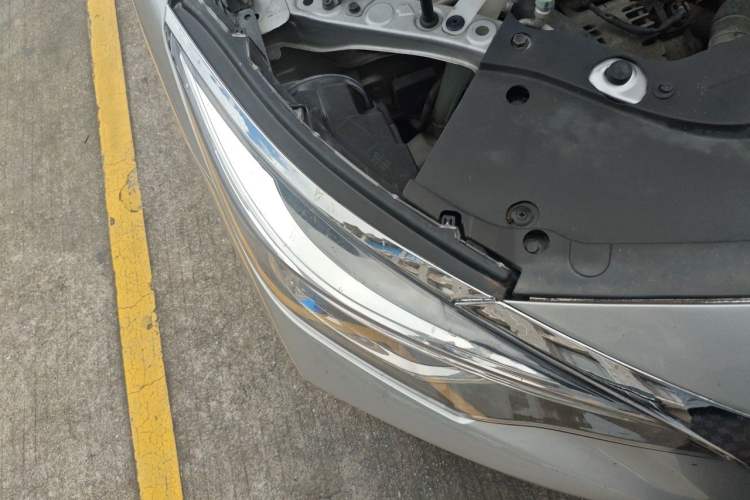 Used Venucia D60 2018 1.6L CVT Smart Connect Elite Edition Right Front Headlight