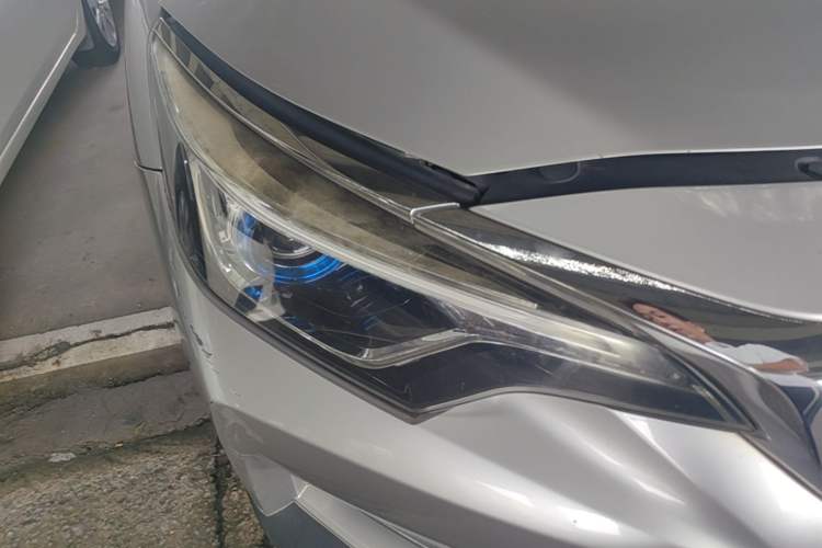Used Venucia D60 2018 1.6L CVT Smart Connect Elite Edition Right Front Headlight