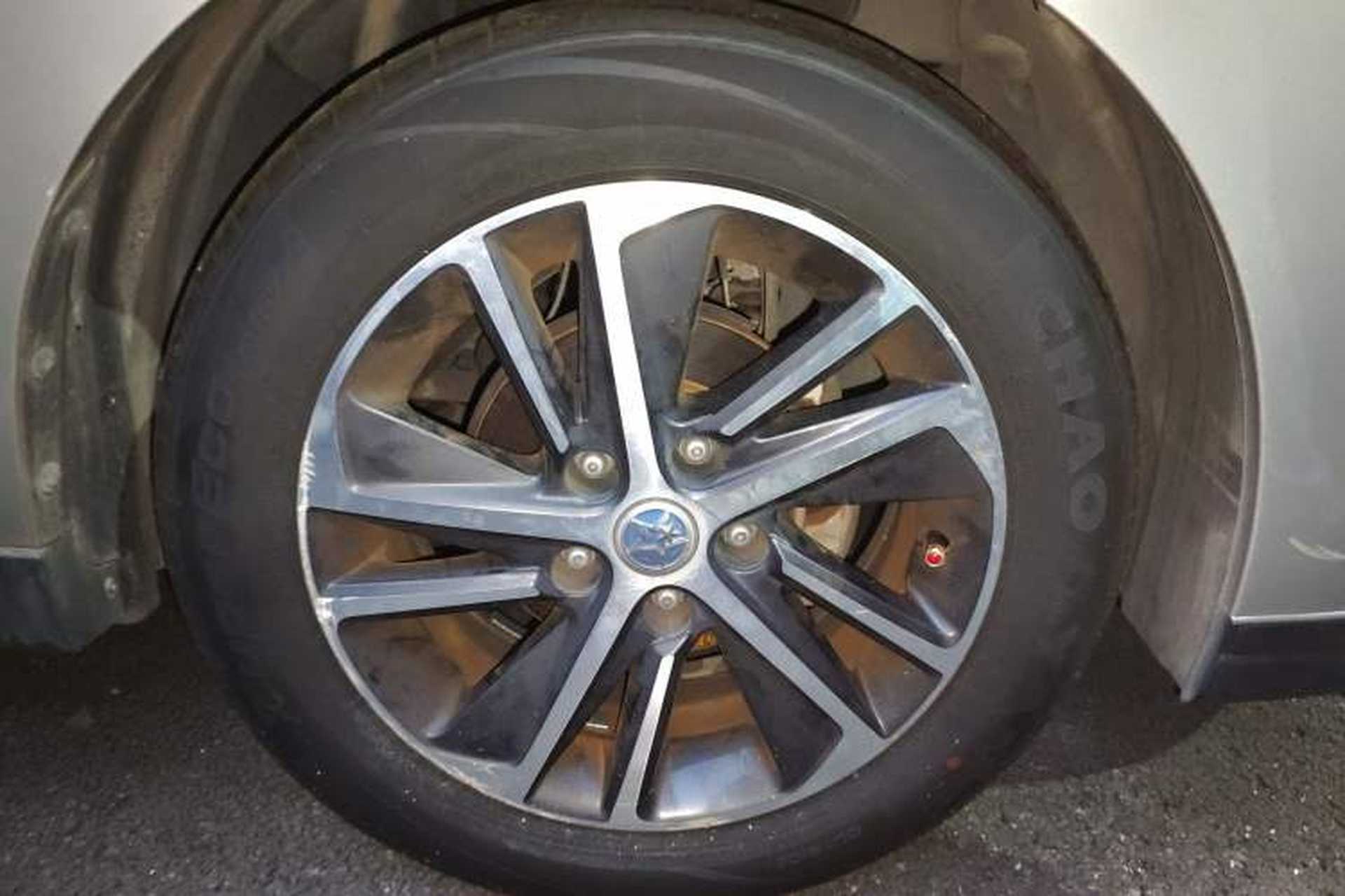 Used Venucia D60 2018 1.6L CVT Smart Connect Elite Edition Right Front Wheel Hub