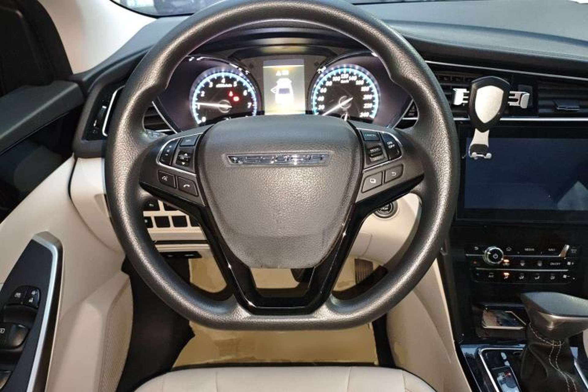 Used Venucia D60 2018 1.6L CVT Smart Connect Elite Edition Steering Wheel