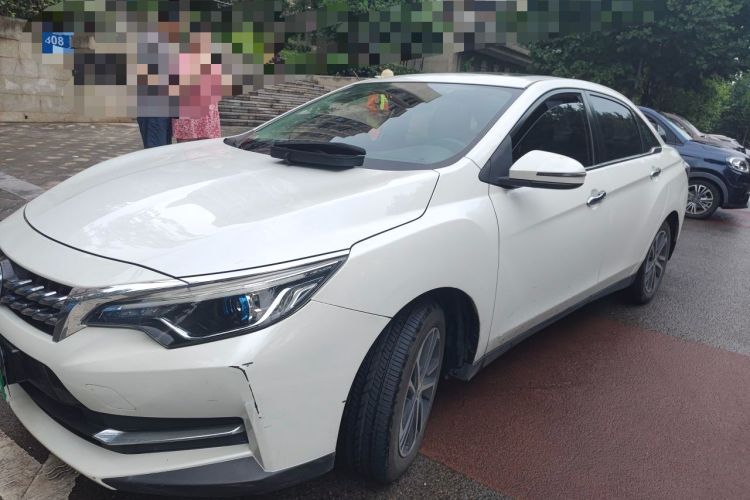 Used Venucia D60 2018 1.6L CVT Smart Connect Elite Edition Guazi used car, China used car export, Used car for sale, Used cars, Cheapest cars for sale