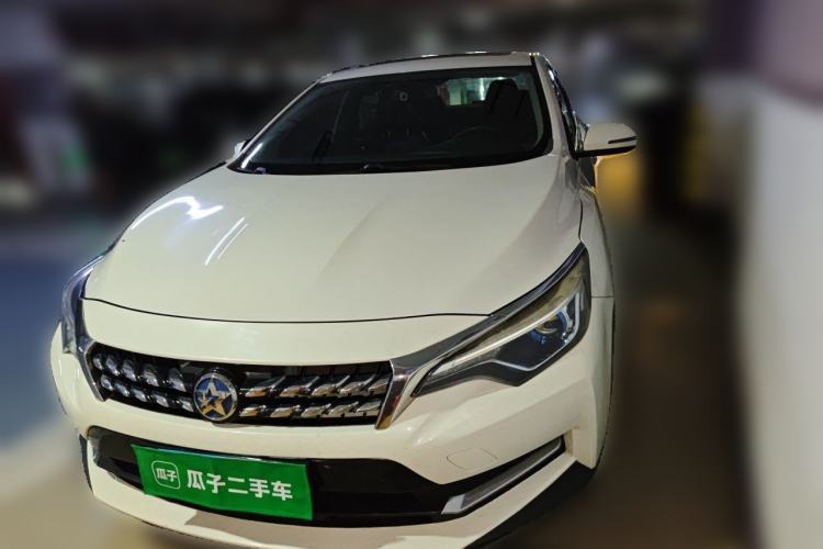 Used Venucia D60 2018 1.6L CVT Smart Connect Elite Edition Guazi used car, China used car export, Used car for sale, Used Venucia cars, Cheapest cars for sale