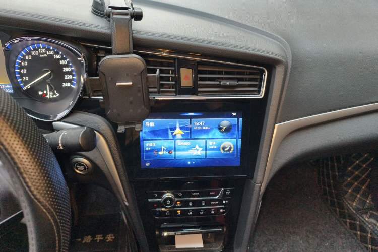 Used Venucia D60 2018 1.6L Manual Smart Connect Elite Edition Audio And AC Panel