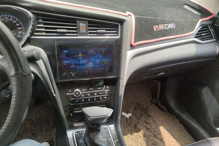 Used Venucia D60 2018 1.6L CVT Smart Connect Elite Edition Audio And AC Panel