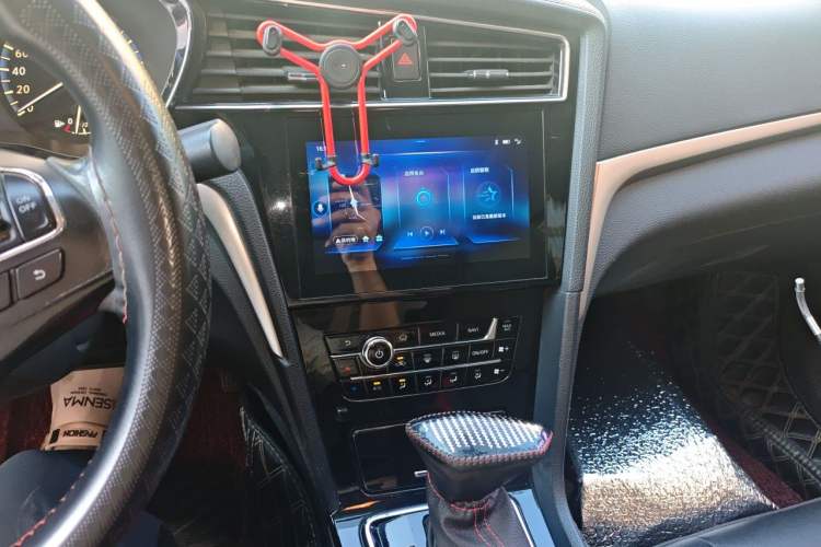 Used Venucia D60 2018 1.6L CVT Smart Connect Elite Edition Audio And AC Panel
