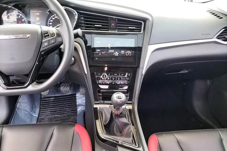 Used Venucia D60 2018 1.6L Manual Smart Connect Elite Edition Audio And AC Panel
