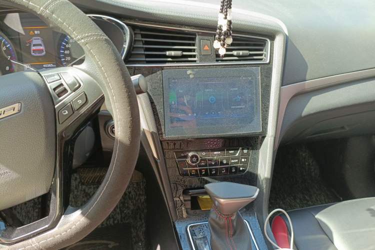Used Venucia D60 2018 1.6L CVT Smart Connect Elite Edition Audio And AC Panel