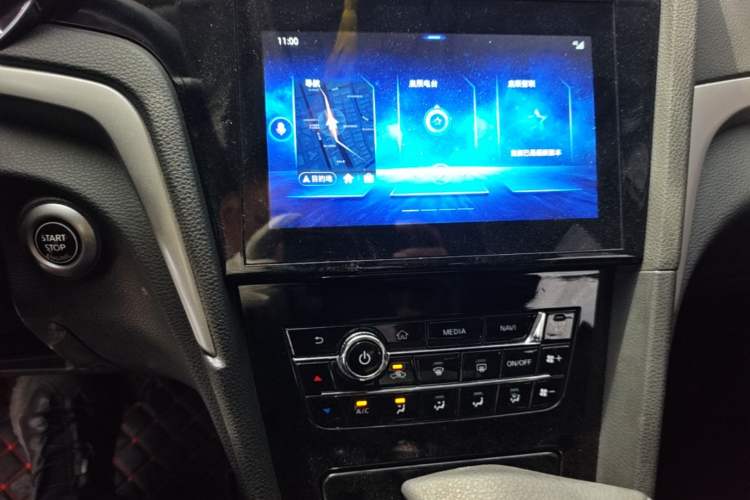 Used Venucia D60 2018 1.6L CVT Smart Connect Elite Edition Audio And AC Panel