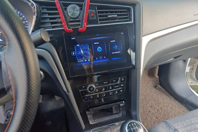 Used Venucia D60 2018 1.6L Manual Smart Connect Elite Edition Audio And AC Panel