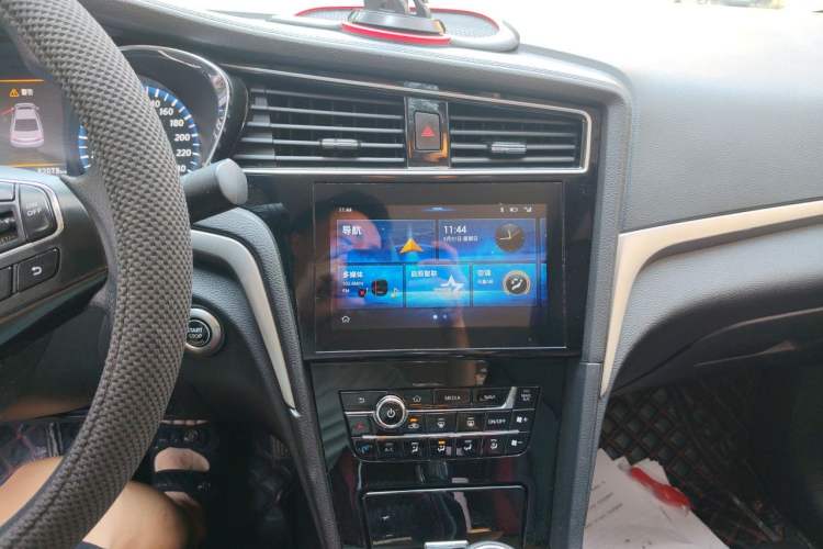 Used Venucia D60 2018 1.6L Manual Smart Connect Elite Edition Audio And AC Panel