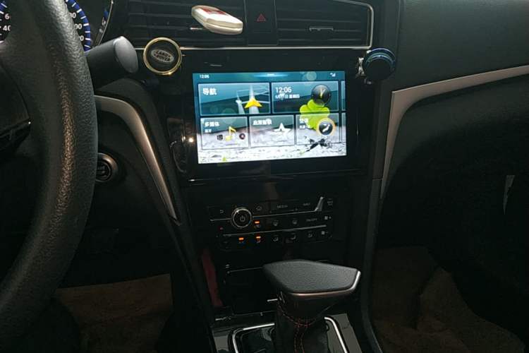 Used Venucia D60 2018 1.6L CVT Smart Connect Elite Edition Audio And AC Panel