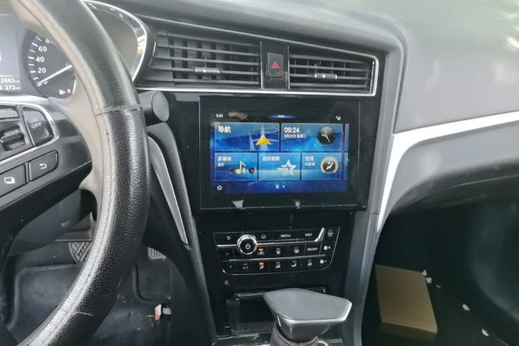 Used Venucia D60 2018 1.6L CVT Smart Connect Elite Edition Audio And AC Panel