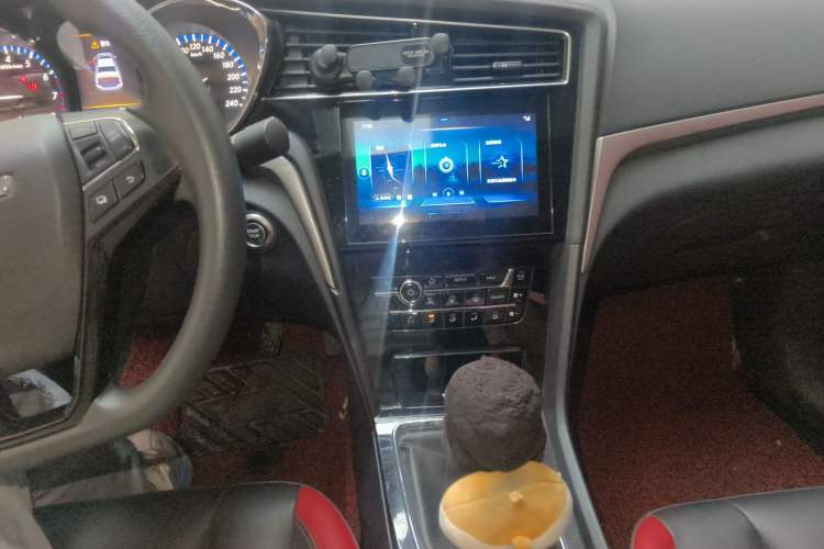 Used Venucia D60 2018 1.6L Manual Smart Connect Elite Edition Audio And AC Panel