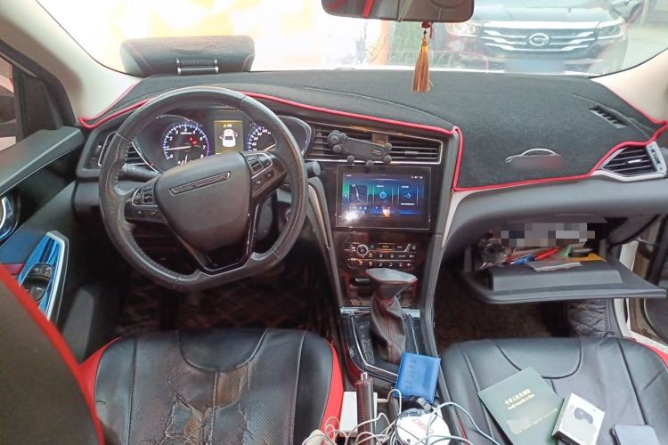 Used Venucia D60 2018 1.6L CVT Smart Connect Luxury Edition Center Console