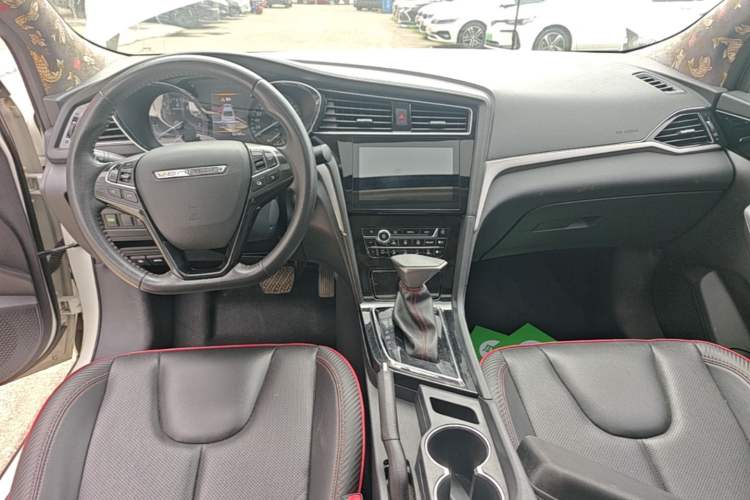 Used Venucia D60 2018 1.6L CVT Smart Connect Luxury Edition Center Console