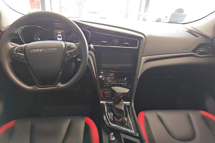 Used Venucia D60 2018 1.6L CVT Smart Connect Elite Edition Center Console