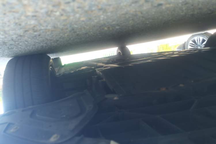 Used Venucia D60 2018 1.6L Manual Smart Connect Elite Edition Chassis Front Left