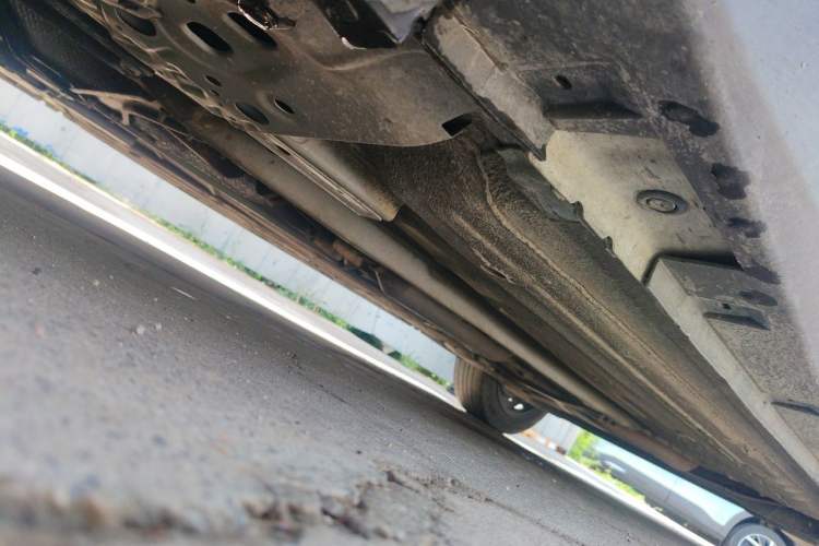 Used Venucia D60 2018 1.6L CVT Smart Connect Elite Edition Chassis Front Left