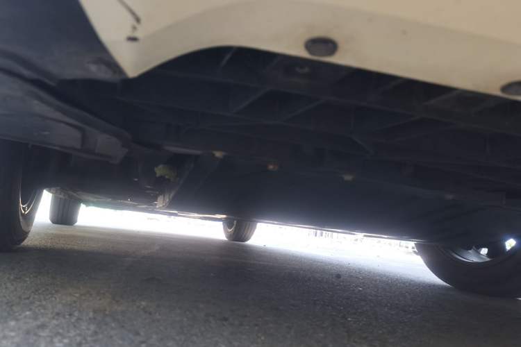 Used Venucia D60 2018 1.6L Manual Smart Connect Elite Edition Chassis Front Right