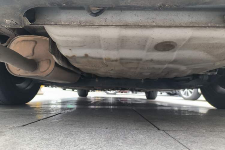 Used Venucia D60 2018 1.6L CVT Smart Connect Elite Edition Chassis Rear