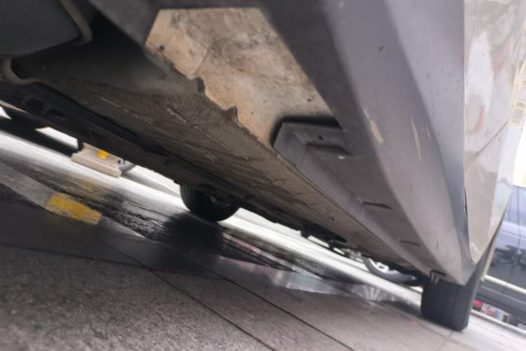 Used Venucia D60 2018 1.6L CVT Smart Connect Elite Edition Chassis Rear Right