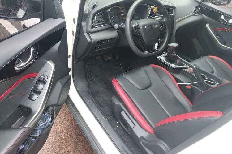 Used Venucia D60 2018 1.6L CVT Smart Connect Elite Edition Driver Seat