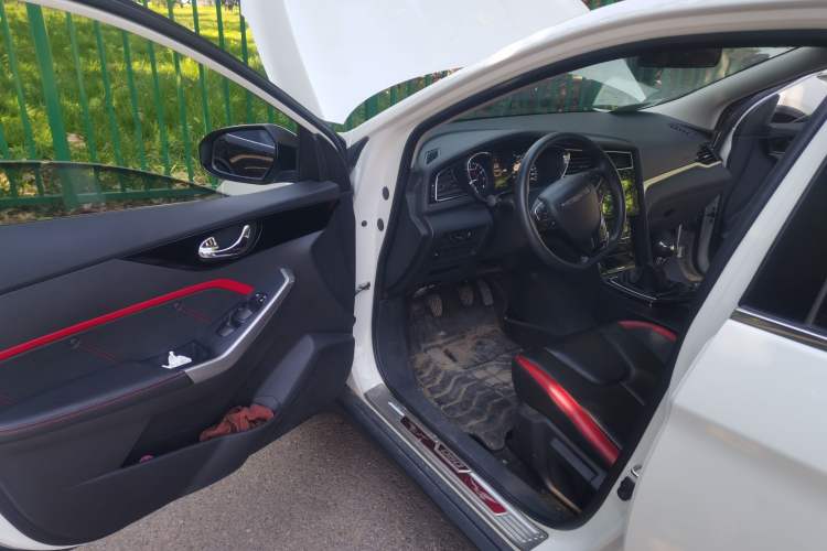 Used Venucia D60 2018 1.6L Manual Smart Connect Elite Edition Driver Seat