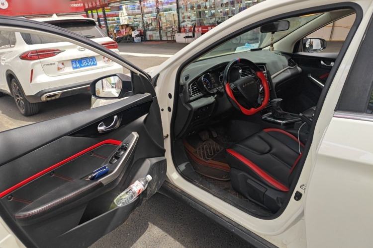 Used Venucia D60 2018 1.6L CVT Smart Connect Elite Edition Driver Seat