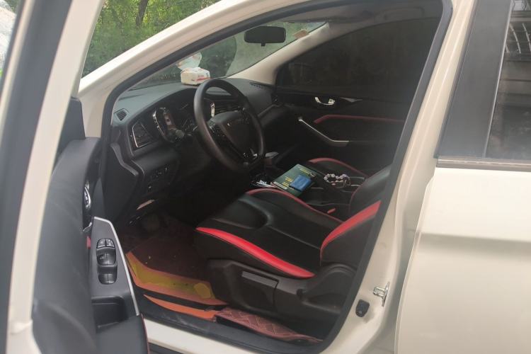 Used Venucia D60 2018 1.6L CVT Smart Connect Elite Edition Driver Seat