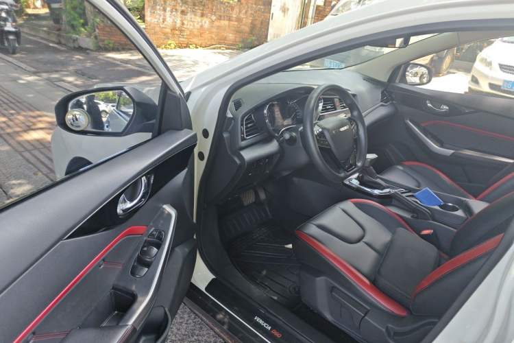 Used Venucia D60 2018 1.6L CVT Smart Connect Elite Edition Driver Seat