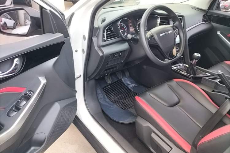 Used Venucia D60 2018 1.6L Manual Smart Connect Elite Edition Driver Seat
