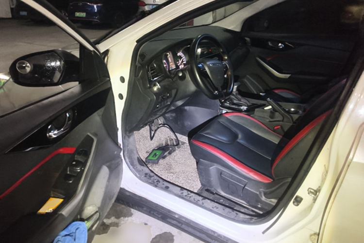 Used Venucia D60 2018 1.6L CVT Smart Connect Elite Edition Driver Seat