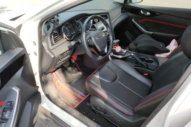 Used Venucia D60 2018 1.6L CVT Smart Connect Luxury Edition Driver Seat