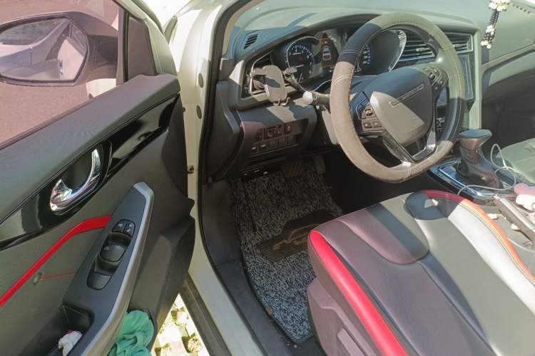 Used Venucia D60 2018 1.6L CVT Smart Connect Elite Edition Driver Seat